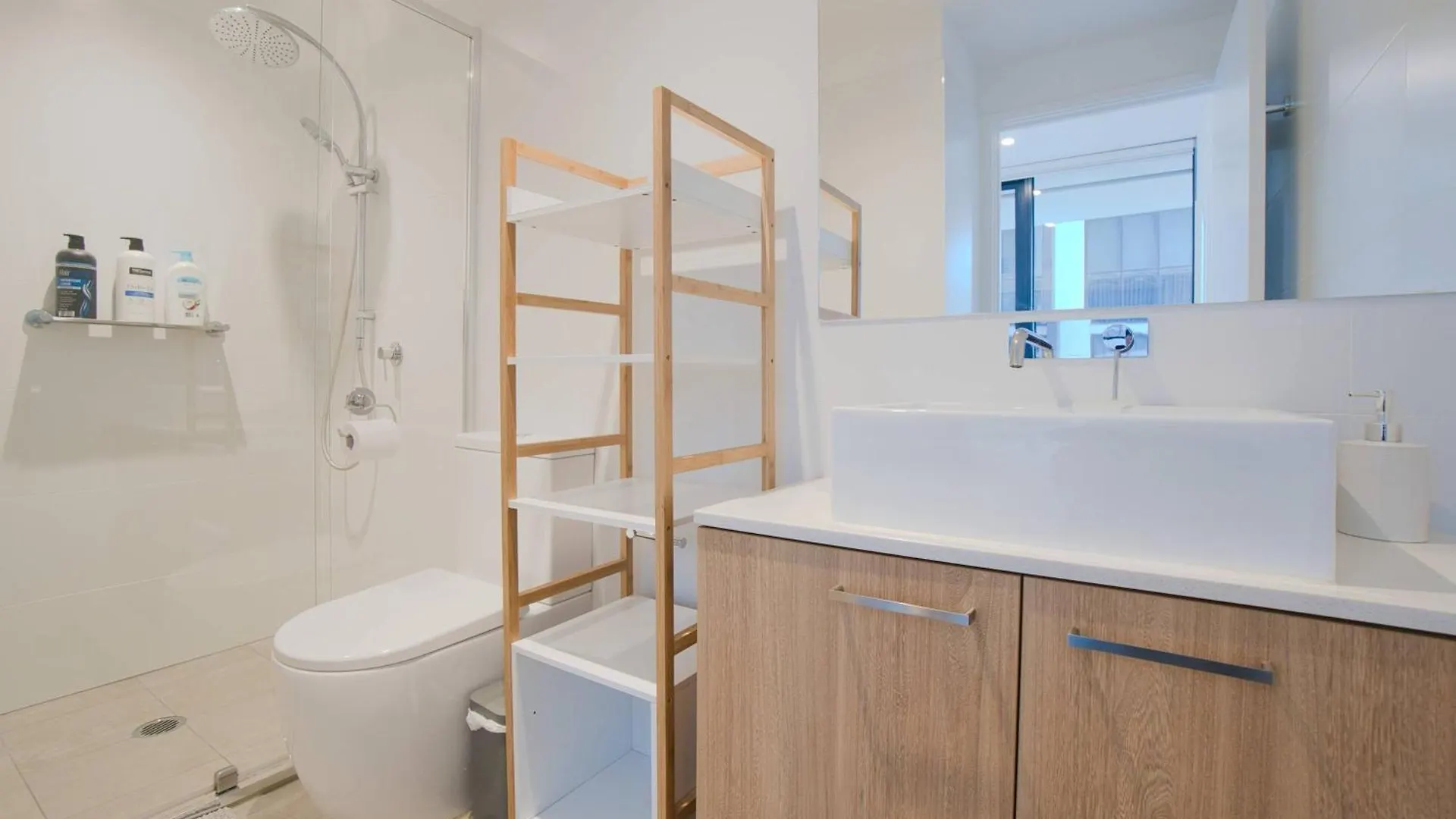 Luxe Cbd Retreat- 2Br Apt W Pool Gym Steam&Sauna Adelaïde