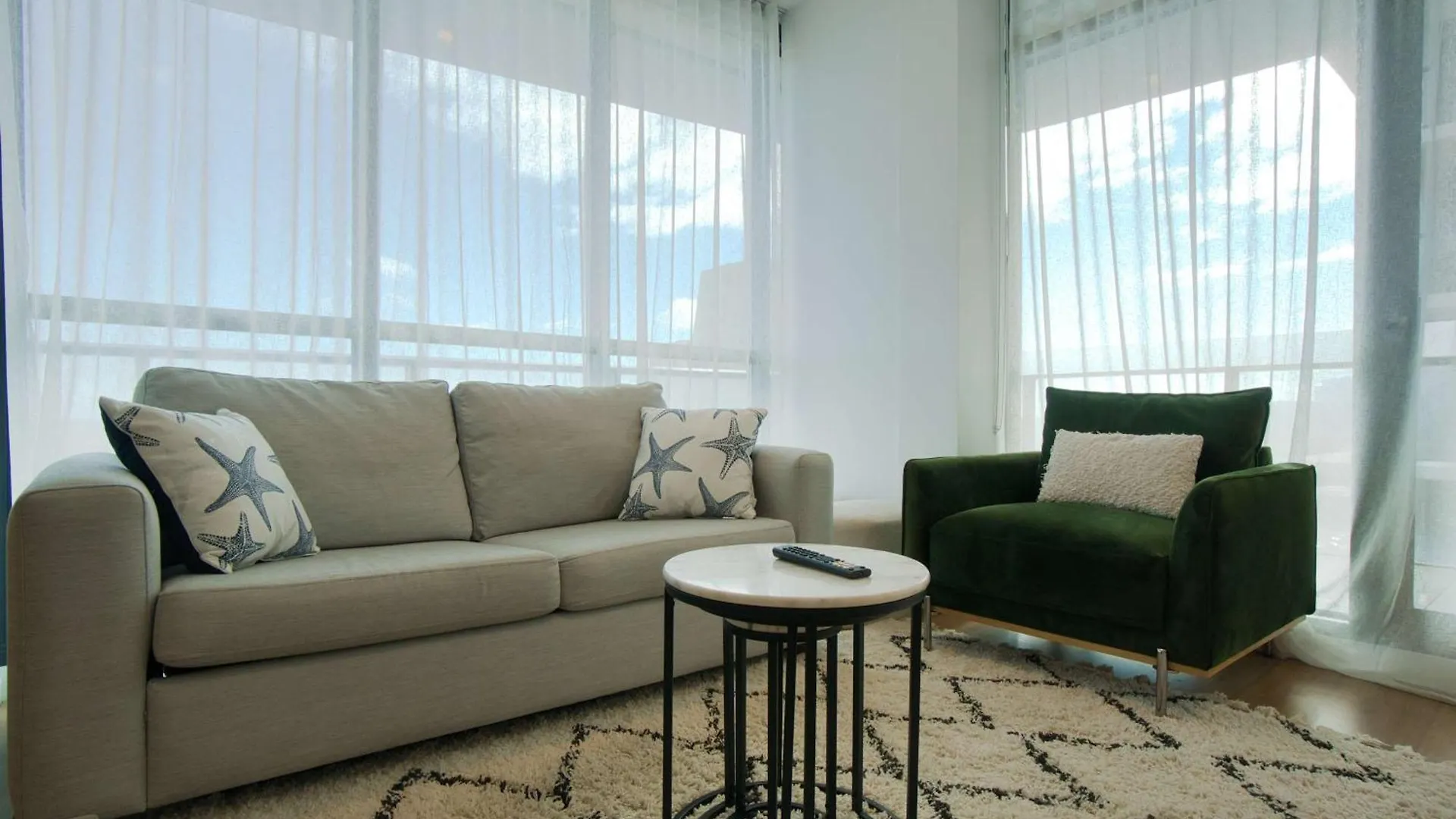 Luxe Cbd Retreat- 2Br Apt W Pool Gym Steam&Sauna Adelaïde Appartement